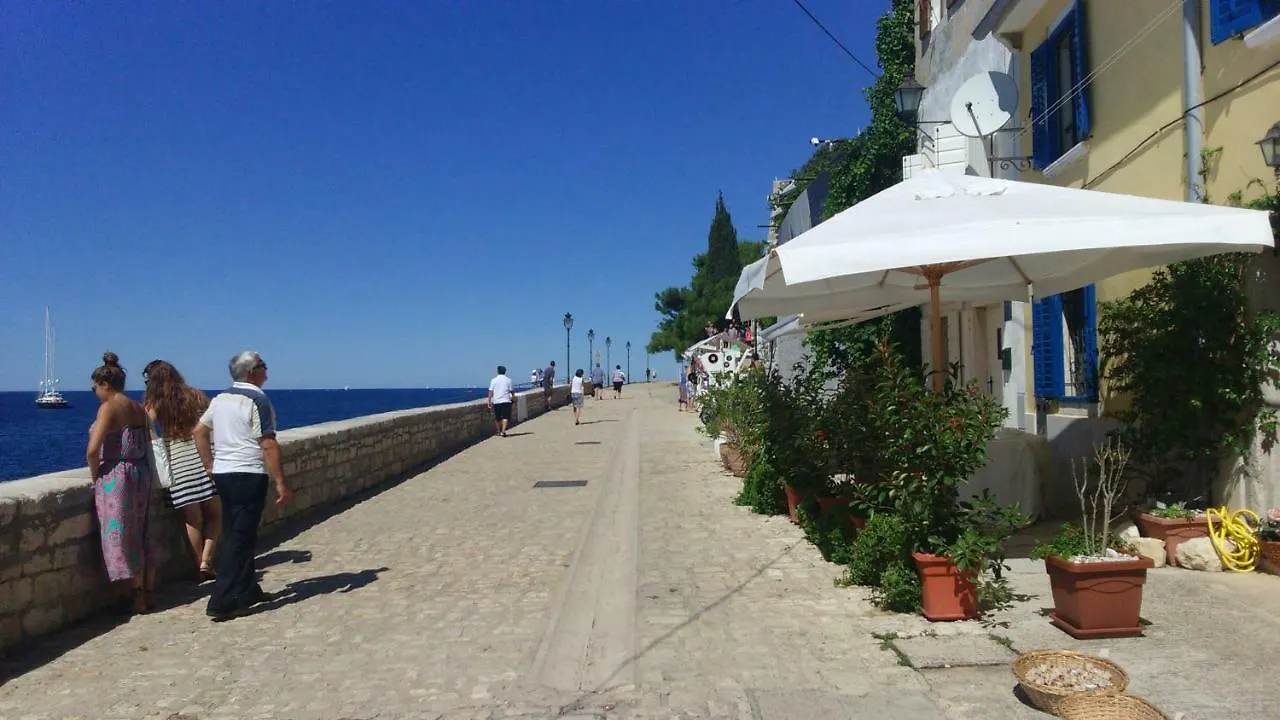 Center Of Rovinj, Sea View Apartment